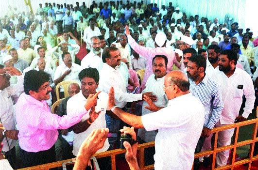 Windy discussion at NAMCO bank meeting | नामको बॅँकेच्या सभेत वादळी चर्चा Windy discussion at NAMCO bank meeting | नामको बॅँकेच्या सभेत वादळी चर्चा