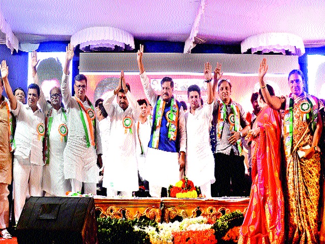 The struggle of mass struggle will continue | जनसंघर्षाचा लढा सुरूच राहील The struggle of mass struggle will continue | जनसंघर्षाचा लढा सुरूच राहील