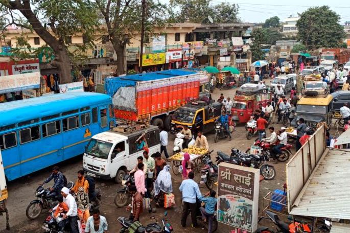 There was a traffic jam as usual | नित्याचीच झाली वाहतुकीची कोंडी There was a traffic jam as usual | नित्याचीच झाली वाहतुकीची कोंडी