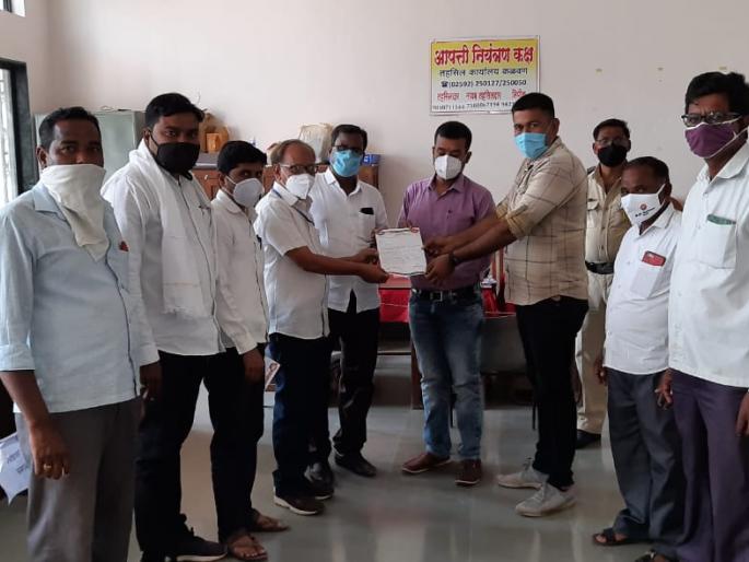 BJP protests against the postponement of the agriculture bill by the alliance government | कृषीविषयक विधेयकाला आघाडी सरकारने स्थगिती दिल्याने भाजपाच्या वतीने निषेध