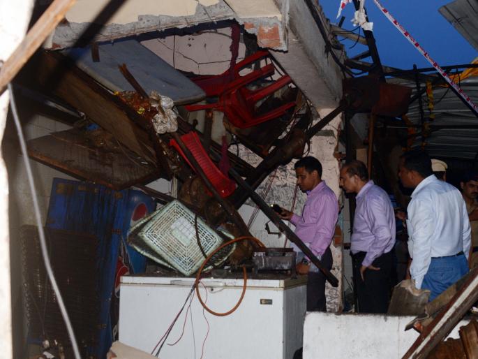 Tibetan market explosion; Appointed inquiry committee | तिबेटियन मार्केट स्फोट; चौकशी समिती नियुक्त Tibetan market explosion; Appointed inquiry committee | तिबेटियन मार्केट स्फोट; चौकशी समिती नियुक्त