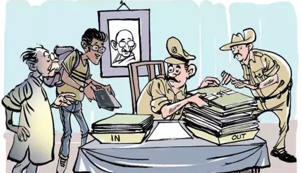 Police spent most of the time in resolving non-combatable crimes | अदखलपात्र गुन्ह्यांच्या सोडवणुकीसाठी पोलिसांचा बहुतांशी वेळ खर्ची Police spent most of the time in resolving non-combatable crimes | अदखलपात्र गुन्ह्यांच्या सोडवणुकीसाठी पोलिसांचा बहुतांशी वेळ खर्ची