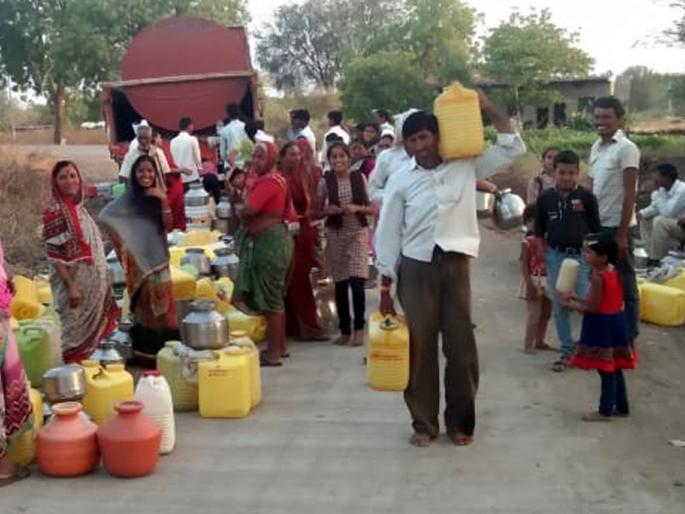 Parbhani: Demand for continuation of tanker as there is no rain | परभणी : पाऊस नसल्याने टँकर सुरू ठेवण्याची मागणी Parbhani: Demand for continuation of tanker as there is no rain | परभणी : पाऊस नसल्याने टँकर सुरू ठेवण्याची मागणी