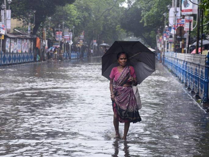 In Trimbakeshwar taluka, heavy rainfall recorded 135 mm rain in one night | त्र्यंबकेश्वर तालुक्यात जोरदार पाउस एका रात्रीत 135 मिमि पावसाची नोंद