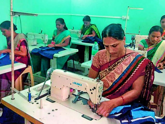 Forty-seven of them say, 'Don't cry, fight now ...' | चाळीसगावच्या ‘त्या’ म्हणतात, ‘रडायचं नाही, आता लढायचं...’