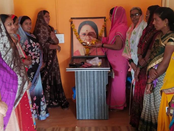 Tribute to Meenatai Thackeray on behalf of Shiv Sena Mahila Aghadi at Muktainagar | मुक्ताईनगर येथे शिवसेना महिला आघाडीतर्फे मीनाताई ठाकरे यांना आदरांजली अर्पण Tribute to Meenatai Thackeray on behalf of Shiv Sena Mahila Aghadi at Muktainagar | मुक्ताईनगर येथे शिवसेना महिला आघाडीतर्फे मीनाताई ठाकरे यांना आदरांजली अर्पण
