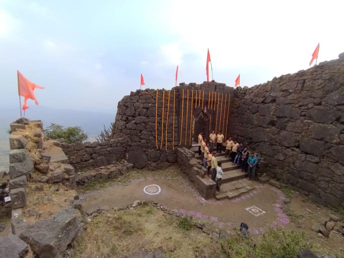 The conquest of the Salher Fort is 90 years | साल्हेर किल्ला विजयास ३४९ वर्षेपुर्ण The conquest of the Salher Fort is 90 years | साल्हेर किल्ला विजयास ३४९ वर्षेपुर्ण