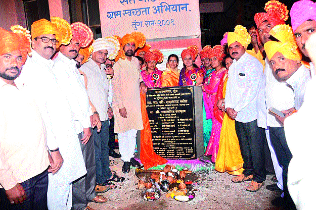 The photographs of the assault were not used in elections: Sadbhau Khot | मारहाणीतील छायाचित्रे निवडणुकीत नाही वापरली : सदाभाऊ खोत