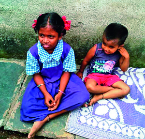 Three organisms read by the cataclysm | सान्वीच्या प्रसंगावधानामुळे वाचले तीन जीव Three organisms read by the cataclysm | सान्वीच्या प्रसंगावधानामुळे वाचले तीन जीव