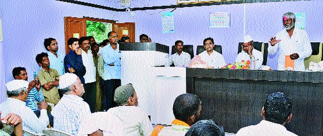 Borse's 'MLA in Your Village' initiative | बोरसे यांचा ‘आमदार आपल्या गावी’ उपक्रम Borse's 'MLA in Your Village' initiative | बोरसे यांचा ‘आमदार आपल्या गावी’ उपक्रम