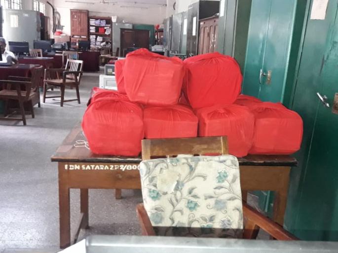 Government Employees Strike: 25 thousand state employees strike in Satara district | Government Employees Strike : सातारा जिल्ह्यातील २५ हजार राज्य कर्मचारी संपावर Government Employees Strike: 25 thousand state employees strike in Satara district | Government Employees Strike : सातारा जिल्ह्यातील २५ हजार राज्य कर्मचारी संपावर