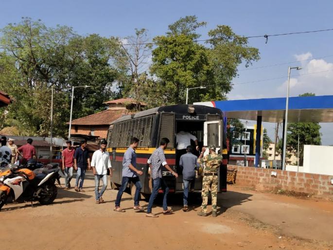 Sindhudurg: Political Action Case: 20 people arrested for Parkar-Nalawade group | सिंधुदुर्ग : राजकीय हाणामारी प्रकरणी पारकर-नलावडे गटाच्या २० जणांना अटक Sindhudurg: Political Action Case: 20 people arrested for Parkar-Nalawade group | सिंधुदुर्ग : राजकीय हाणामारी प्रकरणी पारकर-नलावडे गटाच्या २० जणांना अटक