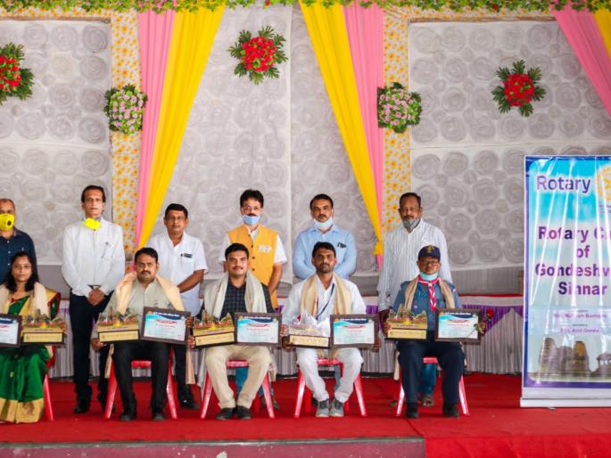 Distribution of Ideal Teacher Award from Rotary Club of Gondeshwar | रोटरी क्लब आॅफ गोंदेश्वर कडून आदर्श शिक्षक पुरस्कार वितरण Distribution of Ideal Teacher Award from Rotary Club of Gondeshwar | रोटरी क्लब आॅफ गोंदेश्वर कडून आदर्श शिक्षक पुरस्कार वितरण