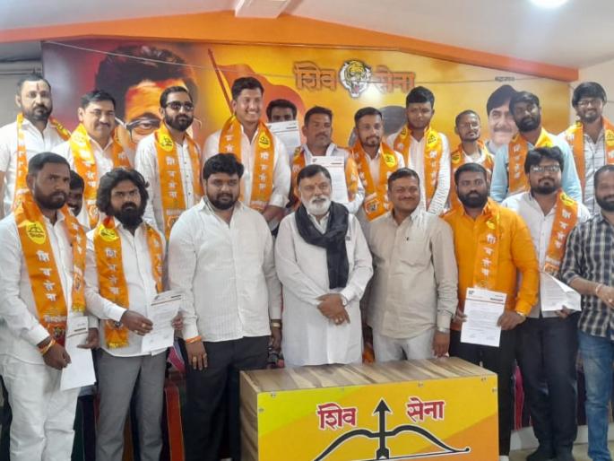 Sinnar felicitates new office bearers of Yuvasena | सिन्नरला युवासेना नूतन पदाधिकाऱ्यांचा सत्कार Sinnar felicitates new office bearers of Yuvasena | सिन्नरला युवासेना नूतन पदाधिकाऱ्यांचा सत्कार