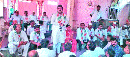 Sanjayankak's sinfulness filled; Removal of Dandukshahi: Vishal Patil | संजयकाकांचा पापाचा घडा भरला; दंडुकशाही मोडीत काढू: विशाल पाटील Sanjayankak's sinfulness filled; Removal of Dandukshahi: Vishal Patil | संजयकाकांचा पापाचा घडा भरला; दंडुकशाही मोडीत काढू: विशाल पाटील