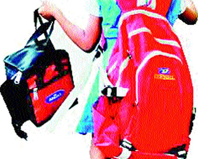 Absent students became regular with special activities | विशेष उपक्रमाने गैरहजर विद्यार्थी झाले नियमित Absent students became regular with special activities | विशेष उपक्रमाने गैरहजर विद्यार्थी झाले नियमित