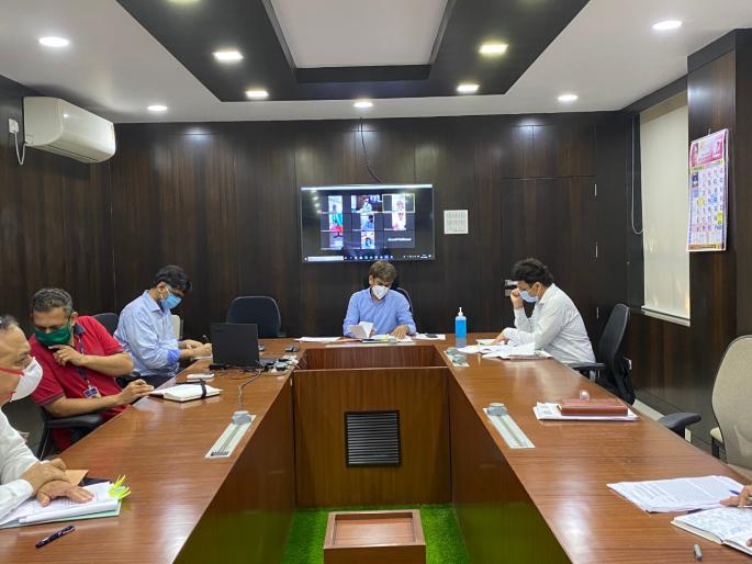Commissioner accomplishes video conferencing Communication with the Commissioner | आयुक्तांनी साधला व्हिडीओ कान्फरसिंगद्वारे सहा. आयुक्तांशी संवाद Commissioner accomplishes video conferencing Communication with the Commissioner | आयुक्तांनी साधला व्हिडीओ कान्फरसिंगद्वारे सहा. आयुक्तांशी संवाद