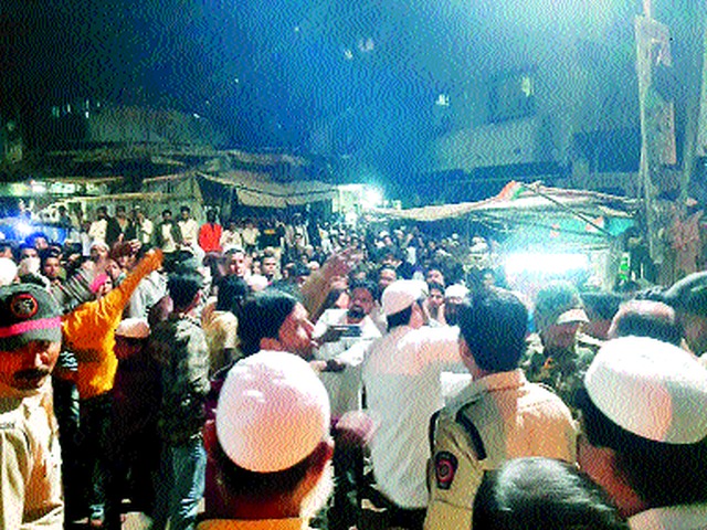 Malegawi political officer-police dispute | मालेगावी राजकीय पदाधिकारी-पोलिसात वाद Malegawi political officer-police dispute | मालेगावी राजकीय पदाधिकारी-पोलिसात वाद