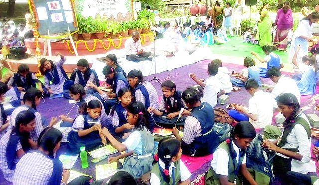 560 students enrolled in the well-known role | सूतयज्ञात ५६० विद्यार्थ्यांनी नोंदविला सहभाग