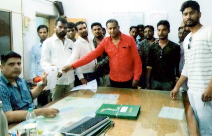 The district of Palatoya is under the control of Bharatanamman | भारनियमनाने पोळतोय जिल्हा The district of Palatoya is under the control of Bharatanamman | भारनियमनाने पोळतोय जिल्हा