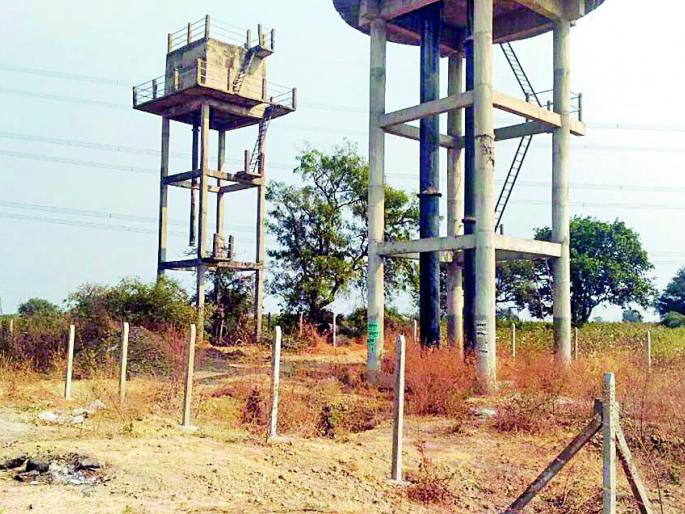 The stars fence on Shivpandani | शिवपांदणीवर तारेचे कुंपण The stars fence on Shivpandani | शिवपांदणीवर तारेचे कुंपण