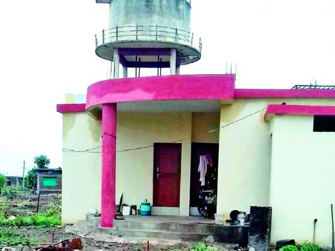 Inspecting the worst work done by superintending engineers | अधीक्षक अभियंत्यांकडून निकृष्ट कामांची पाहणी Inspecting the worst work done by superintending engineers | अधीक्षक अभियंत्यांकडून निकृष्ट कामांची पाहणी