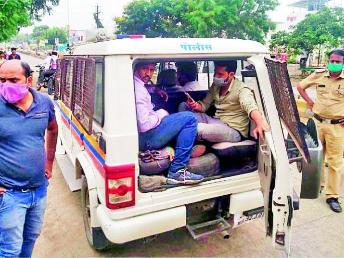 ‘SAO’ office locked by youth change | ‘एसएओ’ कार्यालयास युवा परिवर्तनने ठोकले कुलूप