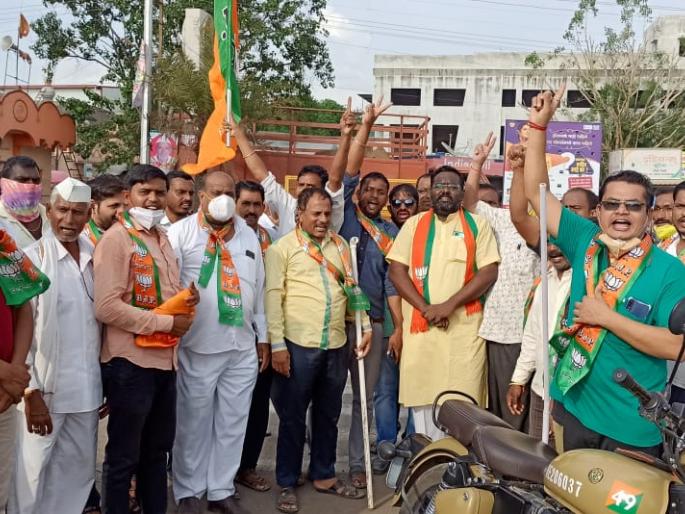BJP's agitation on OBC reservation issue in Yeola | ओबीसी आरक्षणाप्रश्नी येवल्यात भाजपाचे आंदोलन BJP's agitation on OBC reservation issue in Yeola | ओबीसी आरक्षणाप्रश्नी येवल्यात भाजपाचे आंदोलन