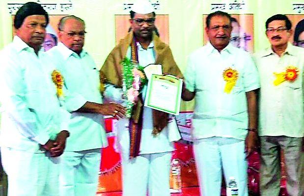 Ghatanjit Addiction-Free Worker's Glory | घाटंजीत व्यसनमुक्त कार्यकर्त्यांचा गौरव Ghatanjit Addiction-Free Worker's Glory | घाटंजीत व्यसनमुक्त कार्यकर्त्यांचा गौरव