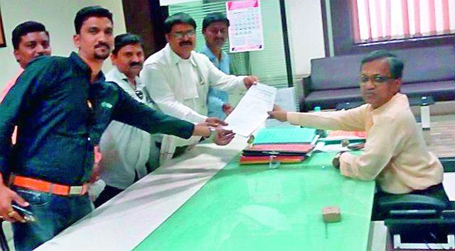 Tariq Lokhandwala is arrested | तारिक लोखंडवालास अटक करा Tariq Lokhandwala is arrested | तारिक लोखंडवालास अटक करा