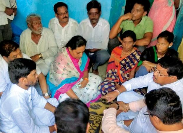 Congress MLAs Manoli and Tititav | काँग्रेस आमदार समिती मानोली व टिटवीत Congress MLAs Manoli and Tititav | काँग्रेस आमदार समिती मानोली व टिटवीत