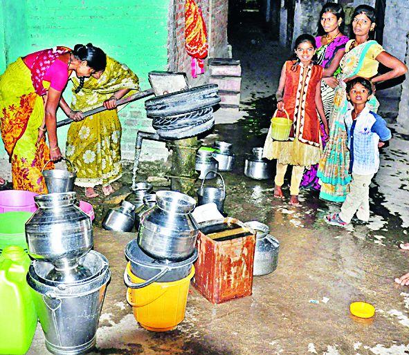 Fluency of Tank Floor Tankers | तलावफैलात टँकरची हुलकावणी