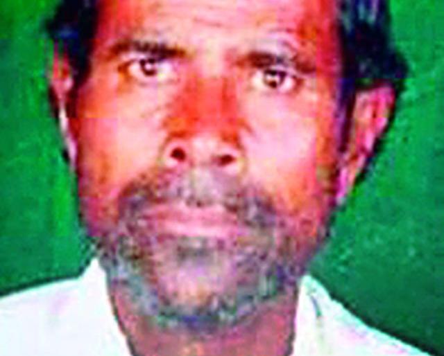 Maralegaon's farmer fought with death in Nanded | मार्लेगावच्या शेतकऱ्याची नांदेड येथे मृत्युशी झुंज Maralegaon's farmer fought with death in Nanded | मार्लेगावच्या शेतकऱ्याची नांदेड येथे मृत्युशी झुंज