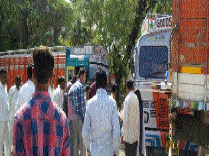 Geirite check by district collectors; Tankmafia Haadrele | जिल्हाधिकाऱ्यांकडून गेवराईत तपासणी; टँकरमाफिया हादरले Geirite check by district collectors; Tankmafia Haadrele | जिल्हाधिकाऱ्यांकडून गेवराईत तपासणी; टँकरमाफिया हादरले