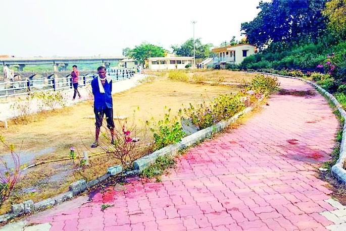 Pawanar's Gram Panchayat Bhavan was excluded from the Sevagram development plan | सेवाग्राम विकास आराखड्यातून पवनारचे ग्रामपंचायत भवन वगळले Pawanar's Gram Panchayat Bhavan was excluded from the Sevagram development plan | सेवाग्राम विकास आराखड्यातून पवनारचे ग्रामपंचायत भवन वगळले