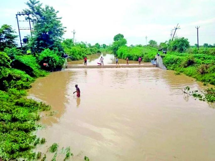 Baliraja is pleased with the grace of Varun Raja | वरुणराजाच्या कृपादृष्टीने बळीराजा प्रसन्न Baliraja is pleased with the grace of Varun Raja | वरुणराजाच्या कृपादृष्टीने बळीराजा प्रसन्न