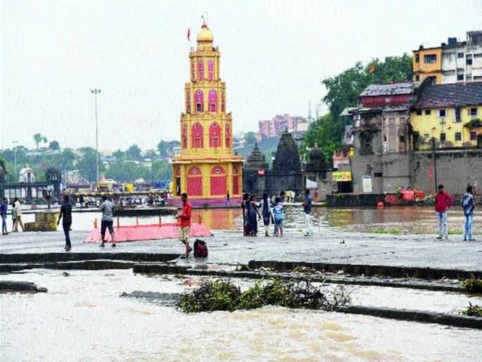 Rain and rain fall in the city and the surrounding area | शहर व परिसरात पावसाचा जोर ओसरला Rain and rain fall in the city and the surrounding area | शहर व परिसरात पावसाचा जोर ओसरला