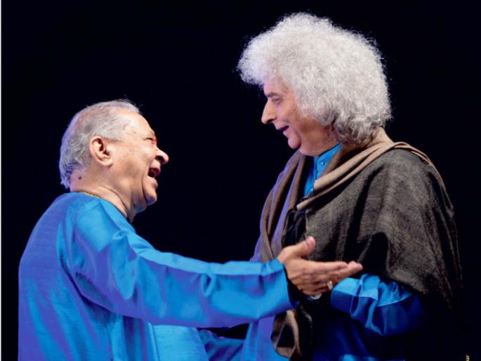 We both are just twins ... Pt. Hariprasad Chaurasia shared friendship with Shivhari | हम दोनो एकदम जुडवाँ.....पं. हरिप्रसाद चौरसिया यांनी ‘सवाई’त उलगडले शिवहरीचे मैत्रीपर्व We both are just twins ... Pt. Hariprasad Chaurasia shared friendship with Shivhari | हम दोनो एकदम जुडवाँ.....पं. हरिप्रसाद चौरसिया यांनी ‘सवाई’त उलगडले शिवहरीचे मैत्रीपर्व