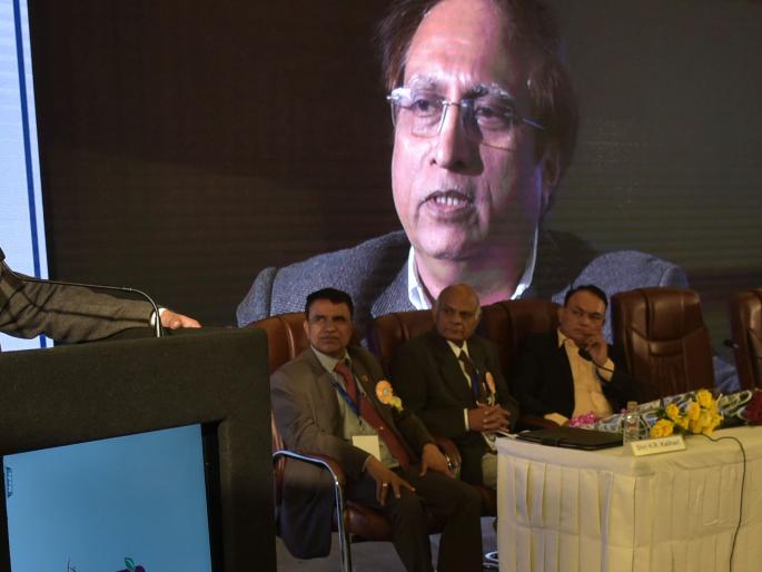 Appeal to control pollution in mines; Connection of 'Mining Industry Vision 2030 and Beyond' | खाणींमधील प्रदूषणावर नियंत्रण मिळवण्याचे आवाहन; ‘मायनिंग इंडस्ट्री व्हिजन २०३० अॅण्ड बियॉन्ड’ चा समारोप Appeal to control pollution in mines; Connection of 'Mining Industry Vision 2030 and Beyond' | खाणींमधील प्रदूषणावर नियंत्रण मिळवण्याचे आवाहन; ‘मायनिंग इंडस्ट्री व्हिजन २०३० अॅण्ड बियॉन्ड’ चा समारोप