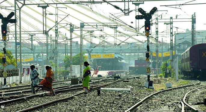 One of the Nagpur railway stations in Nagpur, many more enterances | नागपूरचे रेल्वे स्टेशन एक, प्रवेश मात्र अनेक One of the Nagpur railway stations in Nagpur, many more enterances | नागपूरचे रेल्वे स्टेशन एक, प्रवेश मात्र अनेक