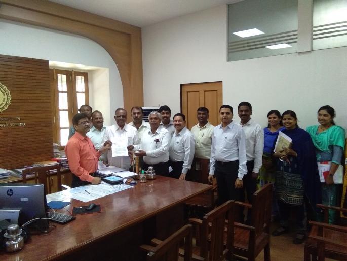 Kolhapur: Support for the workers 'union of the government employees' union | कोल्हापूर : ‘सरकारी कर्मचारी मध्यवर्ती’चा कामगार संपाला पाठिंबा Kolhapur: Support for the workers 'union of the government employees' union | कोल्हापूर : ‘सरकारी कर्मचारी मध्यवर्ती’चा कामगार संपाला पाठिंबा