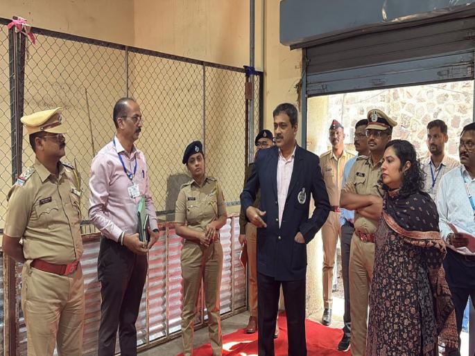 Special Inspector General of Police inspects strongrooms and counting centers In the backdrop of Kolhapur Municipal Corporation elections | Kolhapur Municipal Election 2026: विशेष पोलिस महानिरीक्षकांकडून स्ट्राँगरूम, मतमोजणी केंद्राची पाहणी Special Inspector General of Police inspects strongrooms and counting centers In the backdrop of Kolhapur Municipal Corporation elections | Kolhapur Municipal Election 2026: विशेष पोलिस महानिरीक्षकांकडून स्ट्राँगरूम, मतमोजणी केंद्राची पाहणी