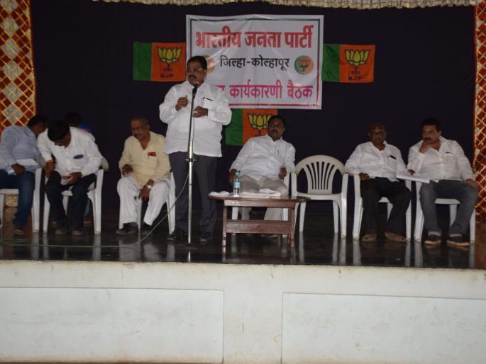 Unique funding of the BJP to reach the common man, looms louder, reaching the common man | पणती पेटणार, कमळ फुलणार, सामान्यांपर्यंत पोहोचण्यासाठी भाजपचे अनोखे फंडे Unique funding of the BJP to reach the common man, looms louder, reaching the common man | पणती पेटणार, कमळ फुलणार, सामान्यांपर्यंत पोहोचण्यासाठी भाजपचे अनोखे फंडे