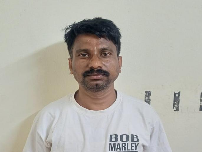 Police Naik Chetan Ghatge arrested, molested a minor girl while taking her statement | Kolhapur: पोलिस नाईक चेतन घाटगे अटकेत, जबाब घेताना केला होता अल्पवयीन मुलीचा विनयभंग  Police Naik Chetan Ghatge arrested, molested a minor girl while taking her statement | Kolhapur: पोलिस नाईक चेतन घाटगे अटकेत, जबाब घेताना केला होता अल्पवयीन मुलीचा विनयभंग