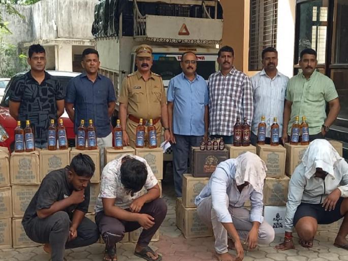 The Kolhapur Divisional Squad of the State Excise Department arrested a gang of smugglers who were returning with Goan made liquor worth Rs 11 lakh after selling Solapur vegetables in Goa | Kolhapur: दारूची तस्करी, एक्साइजच्या पथकाने फिल्मी स्टाइलने पाठलाग केला; कारचा टायर फुटल्याने टोळी सापडली The Kolhapur Divisional Squad of the State Excise Department arrested a gang of smugglers who were returning with Goan made liquor worth Rs 11 lakh after selling Solapur vegetables in Goa | Kolhapur: दारूची तस्करी, एक्साइजच्या पथकाने फिल्मी स्टाइलने पाठलाग केला; कारचा टायर फुटल्याने टोळी सापडली