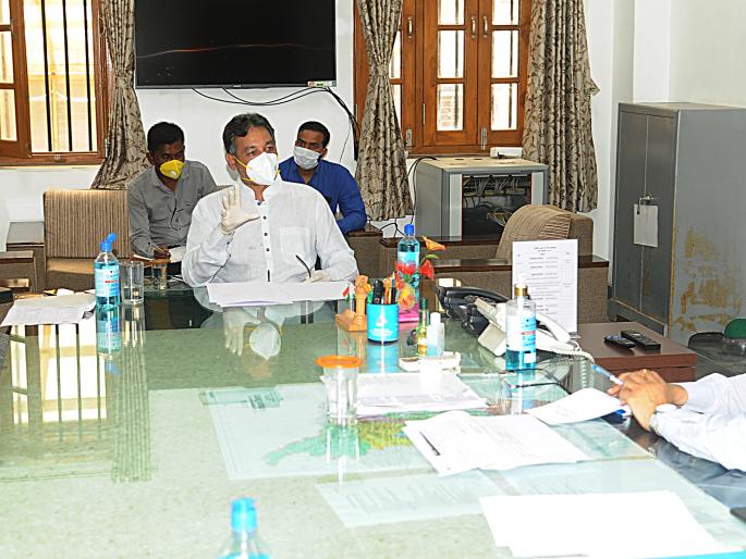 We will pursue for oxygen supply: MP Sambhaji Raje: Emphasize on increasing facilities | ऑक्सिजन पुरवठ्यासाठी पाठपुरावा करू : खासदार संभाजीराजे : सुविधा वाढवण्यावर भर द्या We will pursue for oxygen supply: MP Sambhaji Raje: Emphasize on increasing facilities | ऑक्सिजन पुरवठ्यासाठी पाठपुरावा करू : खासदार संभाजीराजे : सुविधा वाढवण्यावर भर द्या