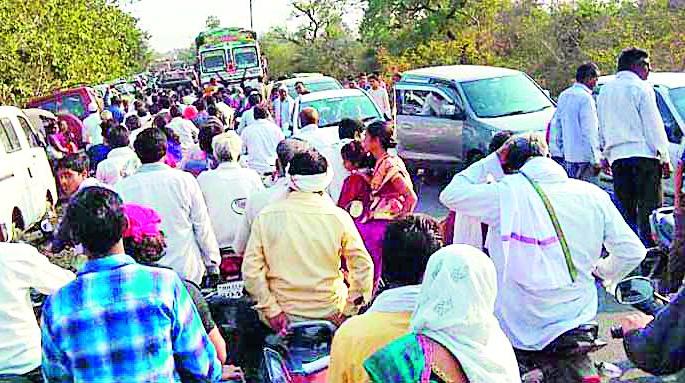 Three-way security in the Bahiram Yatra | बहिरम यात्रेत सुरक्षेचे तीनतेरा Three-way security in the Bahiram Yatra | बहिरम यात्रेत सुरक्षेचे तीनतेरा