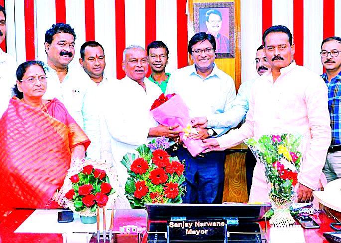 Balasaheb Bhayyar, the new leftover of the safe, is inconclusive | तिजोरीचे नवे शिलेदार बाळासाहेब भुयार अविरोध