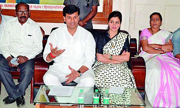 The battle for farmers for the farmers | शेतकऱ्यांसाठी आरपारची लढाई