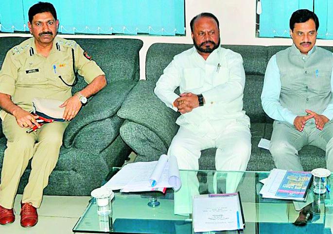 CCTV cameras in 15 main squares | १५ मुख्य चौकांमध्ये सीसीटीव्ही कॅमेरे CCTV cameras in 15 main squares | १५ मुख्य चौकांमध्ये सीसीटीव्ही कॅमेरे